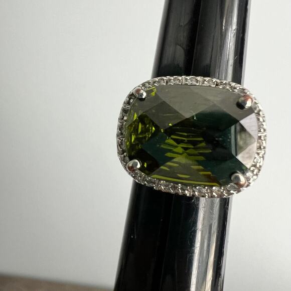 Silver cocktail statement ring with olive green gem & rhinestones - size 6.25 - Picture 7 of 7
